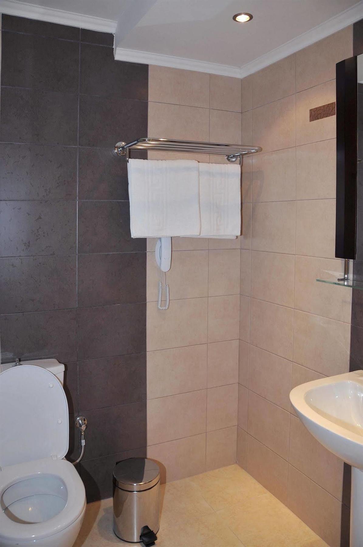 Emerald Hotel Кремасти Экстерьер фото