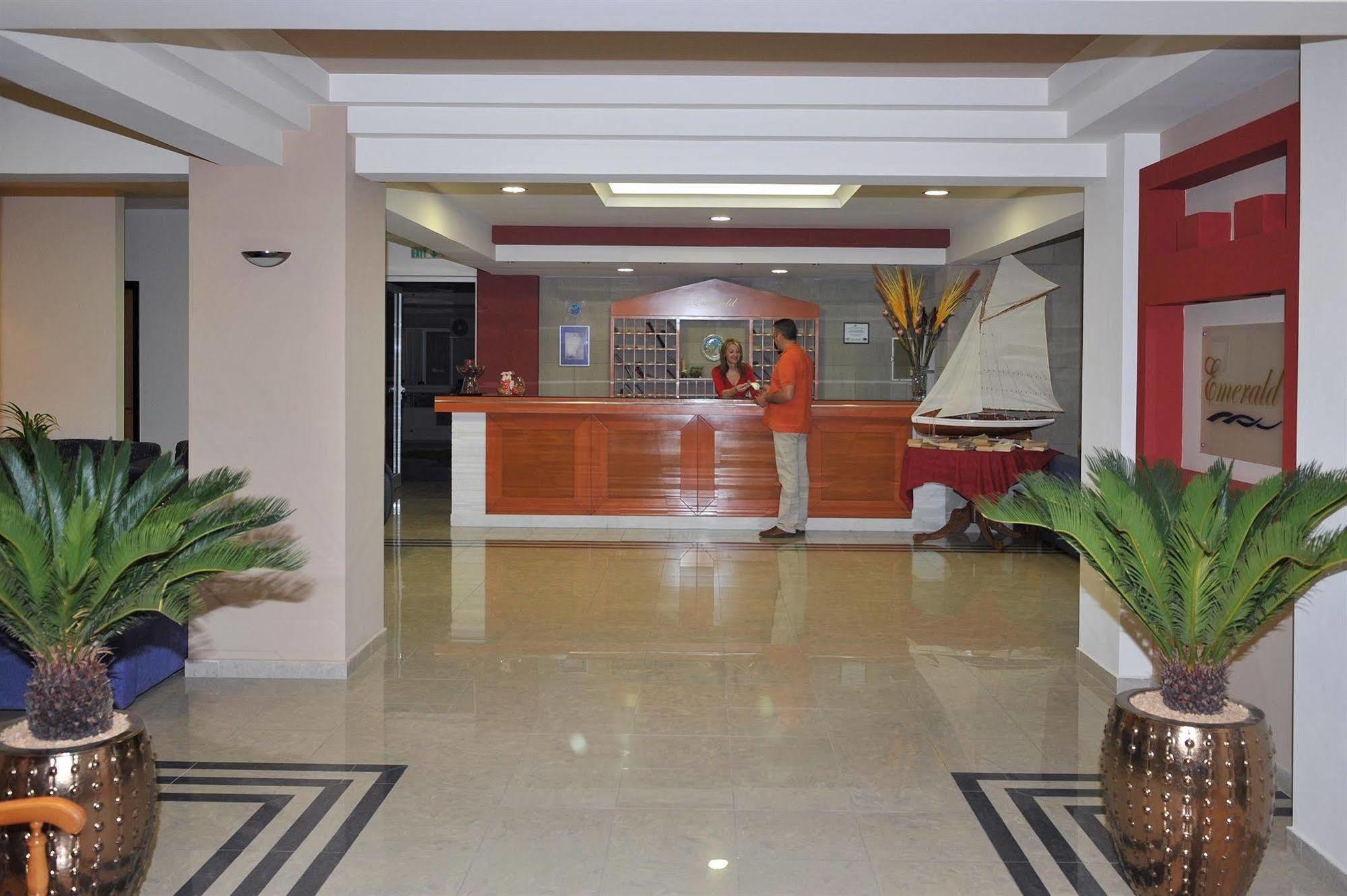 Emerald Hotel Кремасти Экстерьер фото